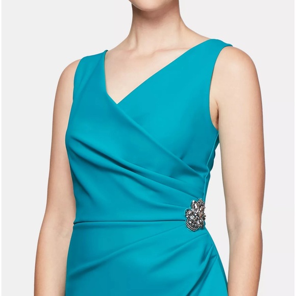 Compression Embellished Ruched Sheath Dress - Picture 4 of 7
